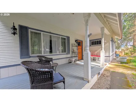 2110 E Main Street Cottage Grove OR 97424
