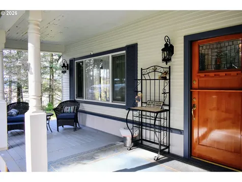 2110 E Main Street Cottage Grove OR 97424