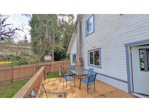 2110 E Main Street Cottage Grove OR 97424