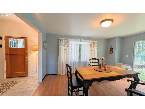 2110 E Main Street Cottage Grove OR 97424