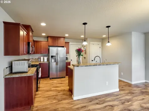 574 Prairie Street Woodburn OR 97071