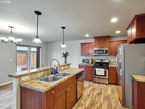 574 Prairie Street Woodburn OR 97071