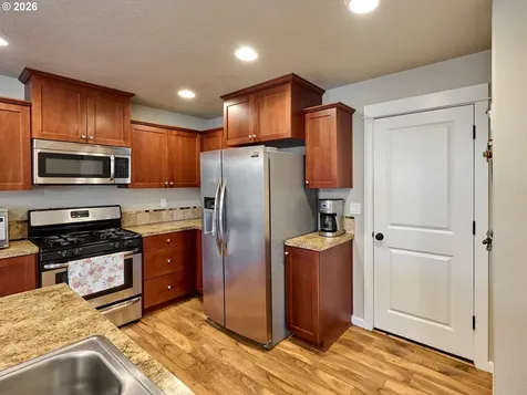 574 Prairie Street Woodburn OR 97071