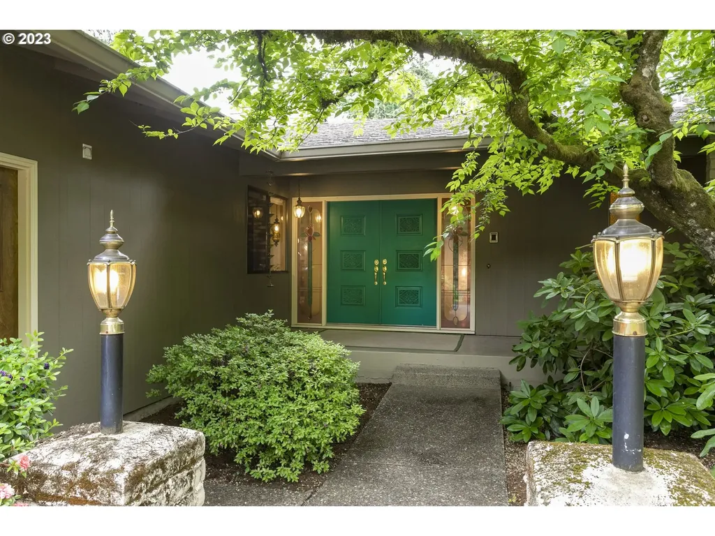 1535 Sw Parkwood Drive Portland OR 97225