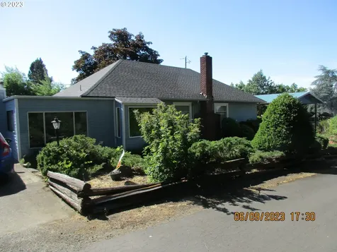 776 W Haggerty Street Roseburg OR 97471