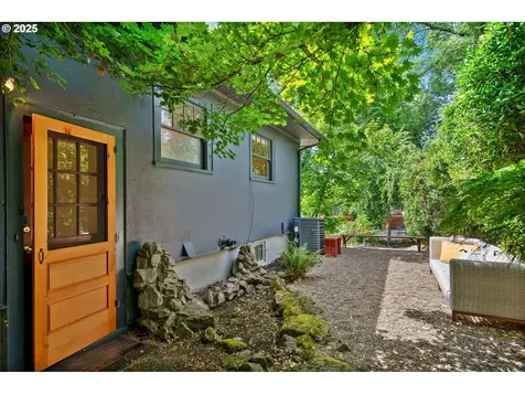 1403 SE Birch Street Portland OR 97214