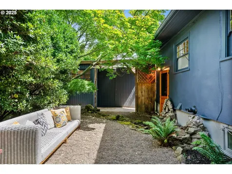 1403 SE Birch Street Portland OR 97214