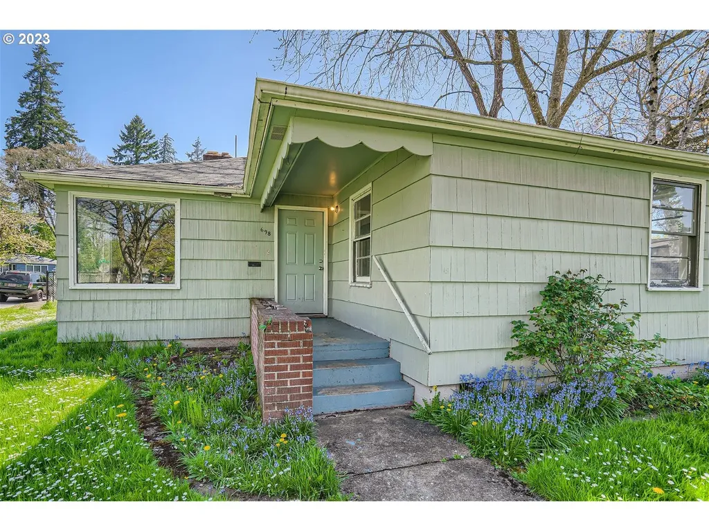 698 Thompson Avenue Ne Salem OR 97301
