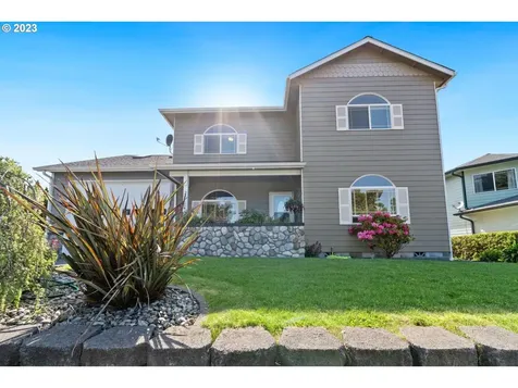 2062 Ash Street North Bend OR 97459