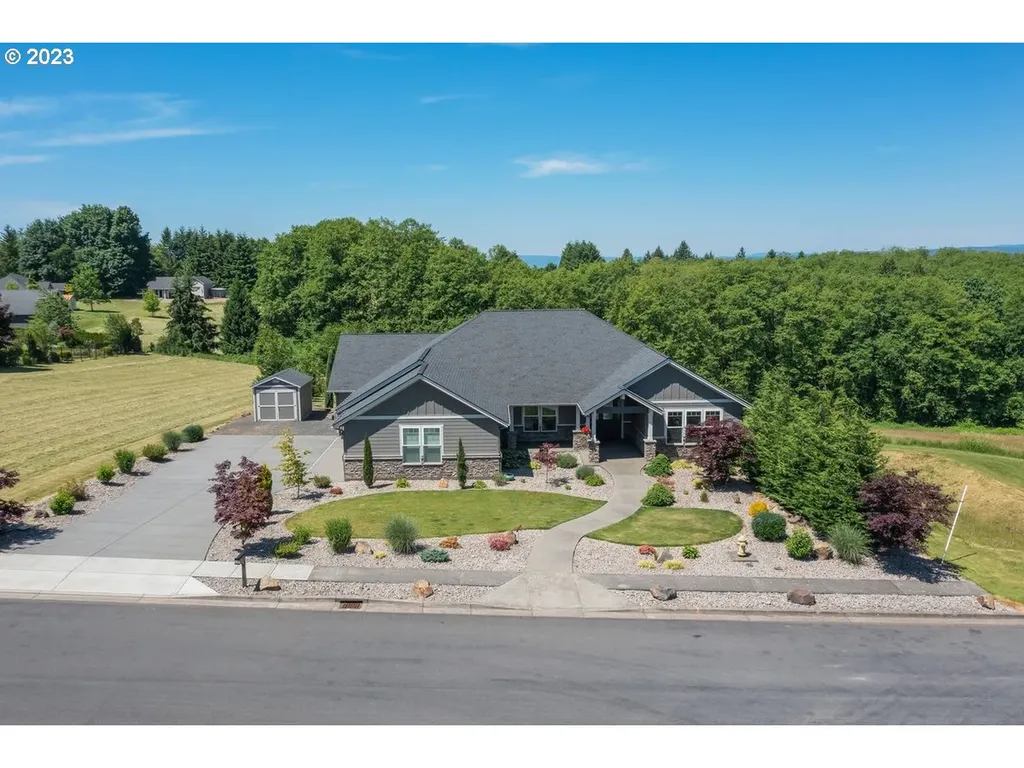 137 Strawberry Lane Longview WA 98632
