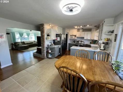915 E Main Street John Day OR 97845