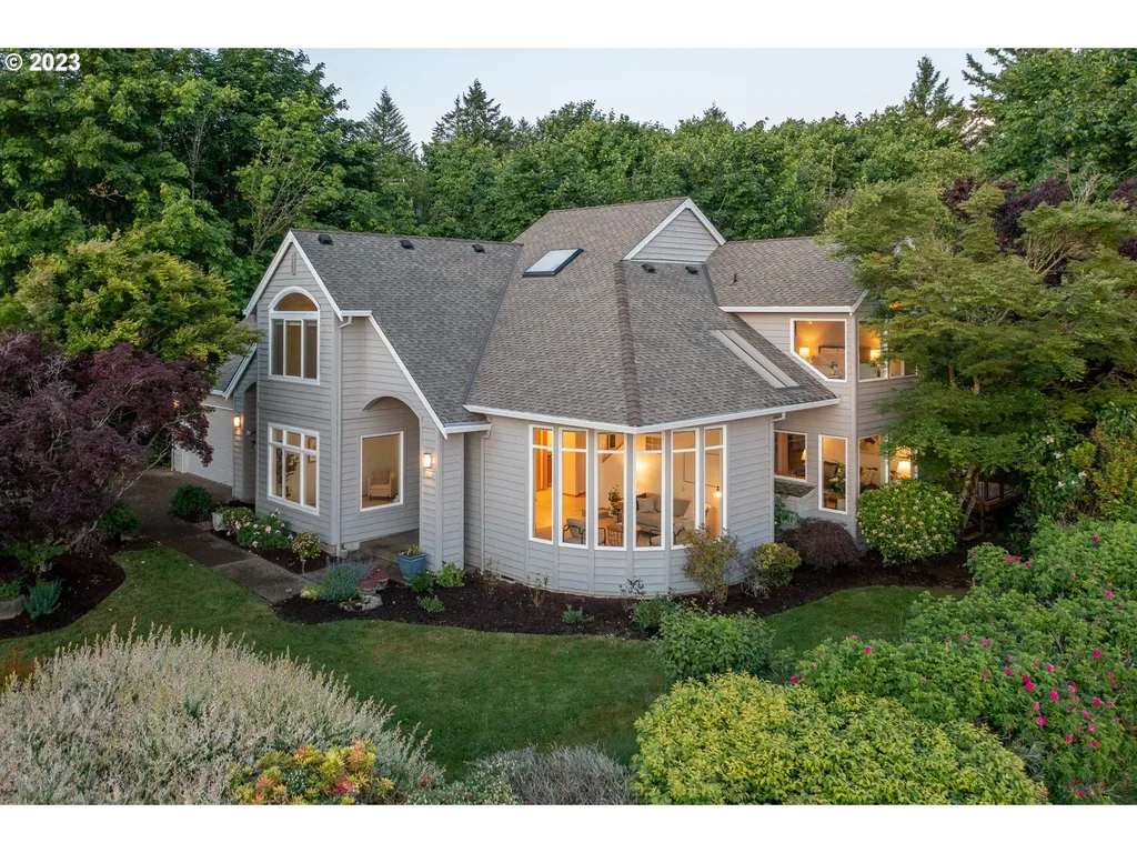 8208 Nw Reed Drive Portland OR 97229