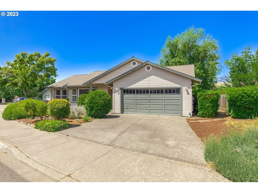 1281 Munson Drive Ashland OR 97520