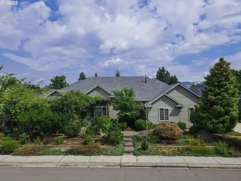 955 NW Southwater Drive Roseburg OR 97471