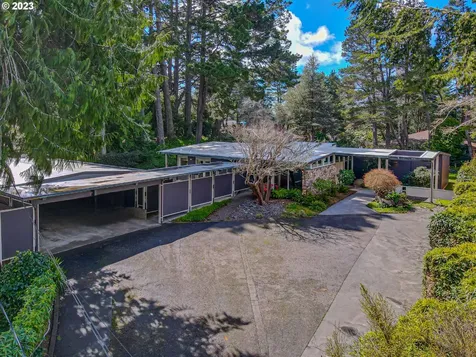 1333 Teakwood Avenue Coos Bay OR 97420