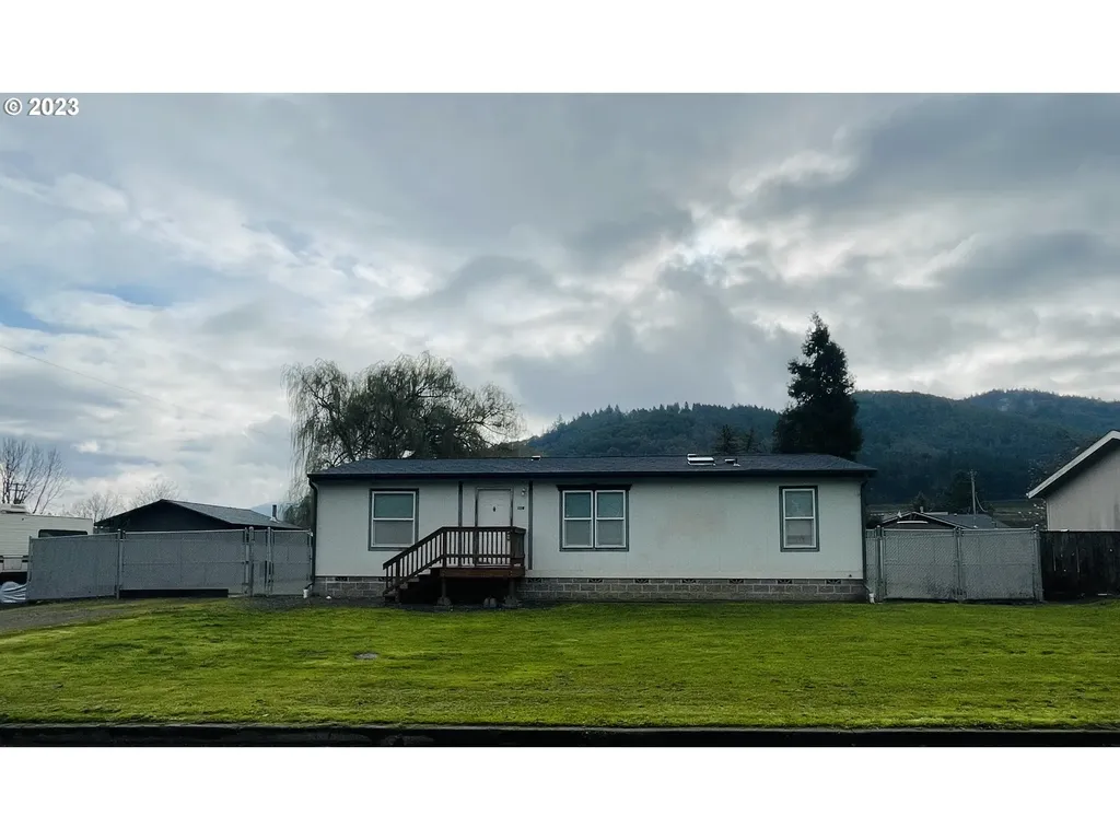 228 La Mar Street Myrtle Creek OR 97457