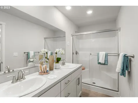 802 Lana Drive Woodburn OR 97071