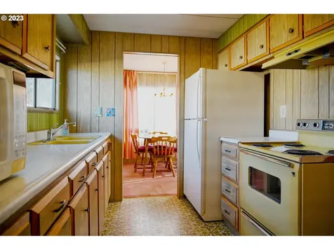 2681 SE River Road Hillsboro OR 97123