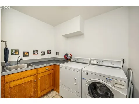 88082 Leeward Drive Florence OR 97439
