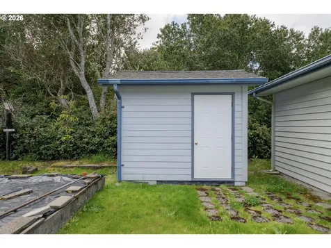 4869 Seapine Drive Florence OR 97439