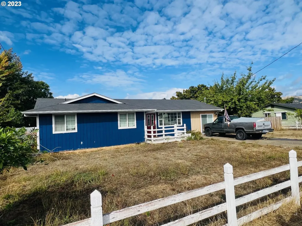 4322 Hanna Street Roseburg OR 97471