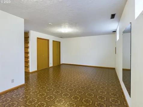 350 W Vista Avenue S Salem OR 97302