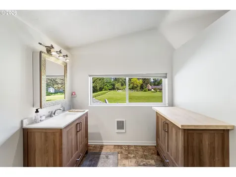 112 Chapman Road Castle Rock WA 98611