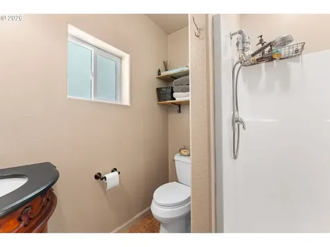 112 Chapman Road Castle Rock WA 98611