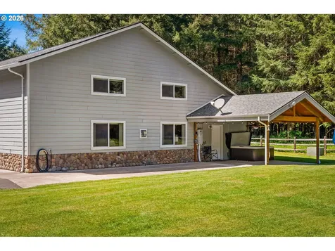 112 Chapman Road Castle Rock WA 98611