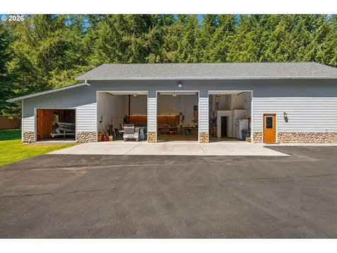 112 Chapman Road Castle Rock WA 98611