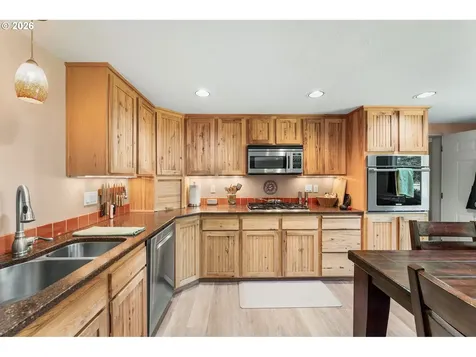 112 Chapman Road Castle Rock WA 98611