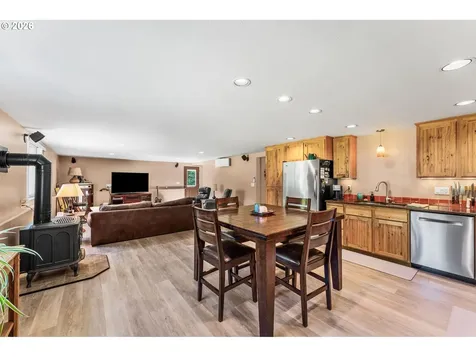 112 Chapman Road Castle Rock WA 98611