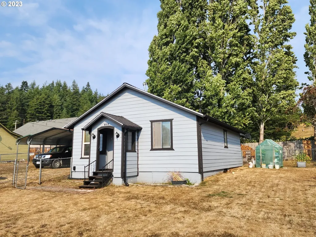 517 25th Street Myrtle Point OR 97458