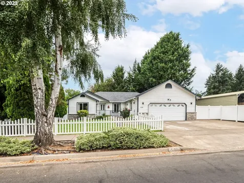 579 Calumet Avenue Eugene OR 97404