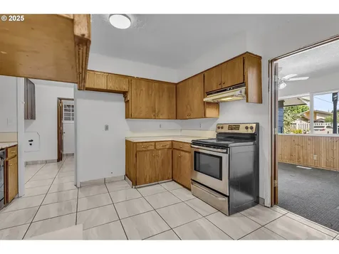471 Marshall Street Woodburn OR 97071