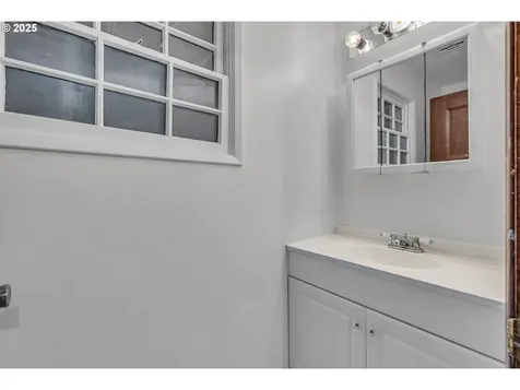 471 Marshall Street Woodburn OR 97071