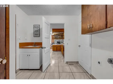 471 Marshall Street Woodburn OR 97071