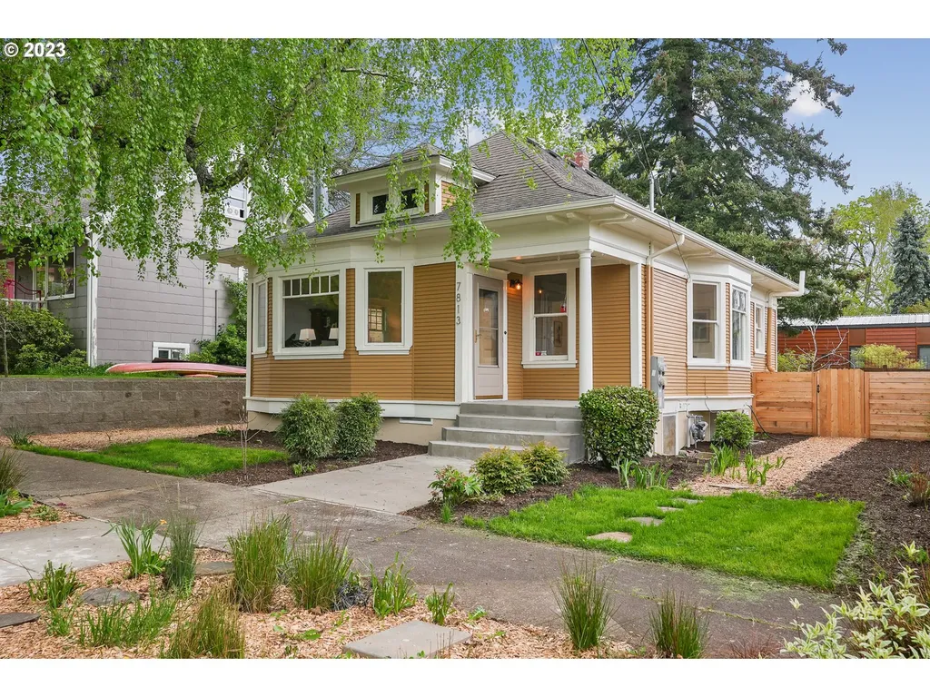 7813 Se Salmon Street Portland OR 97215