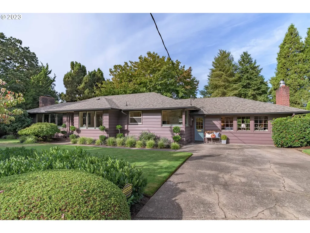 836 Pioneer Court Eugene OR 97401