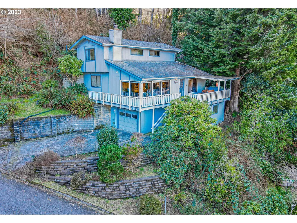 928 South Hill Drive Reedsport OR 97467