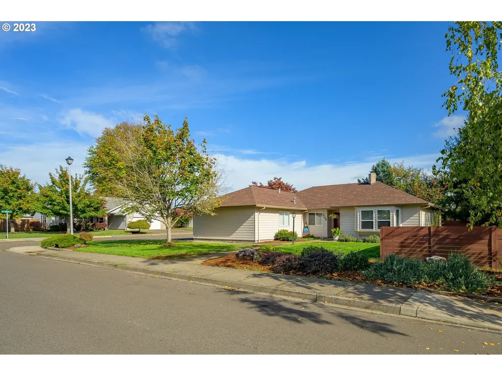 742 Sw Agee Street Mcminnville OR 97128