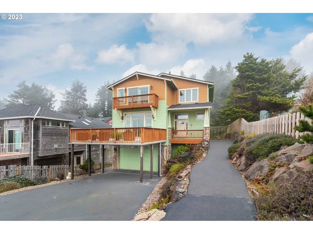 2224 SW Coast Avenue Lincoln City OR 97367