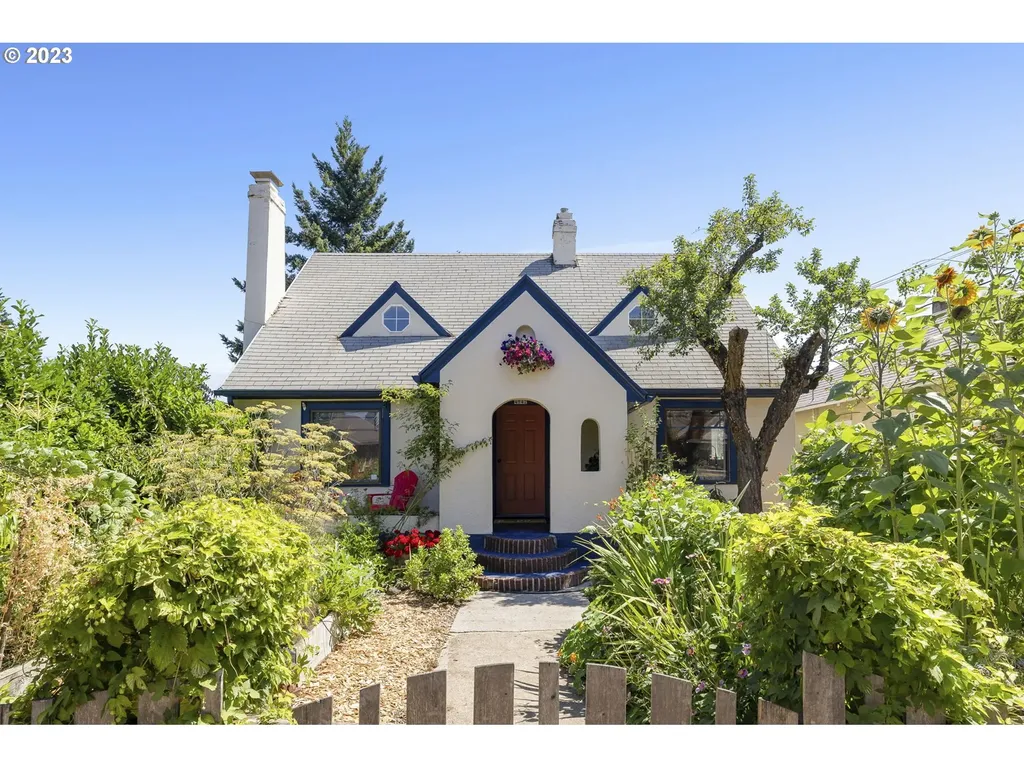 4942 Se 74th Avenue Portland OR 97206