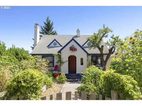 4942 Se 74th Avenue Portland OR 97206