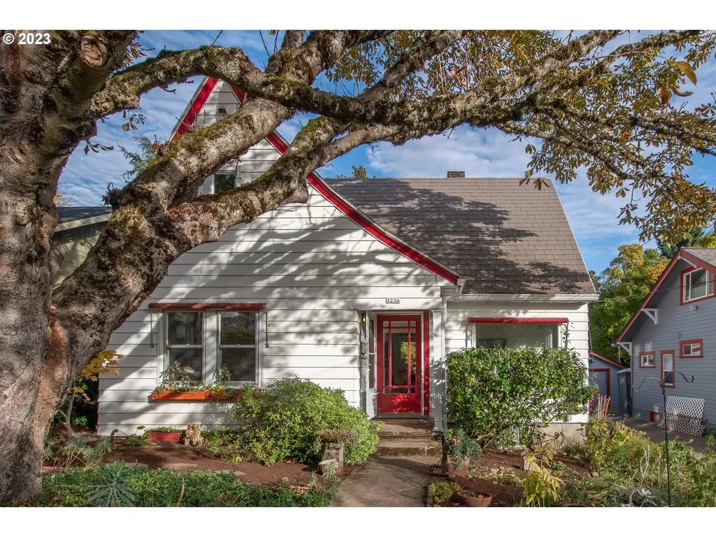 2236 Se 70th Avenue Portland OR 97215
