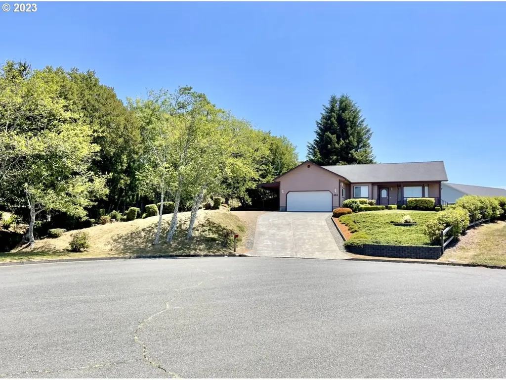 835 Lisa Place Coos Bay OR 97420