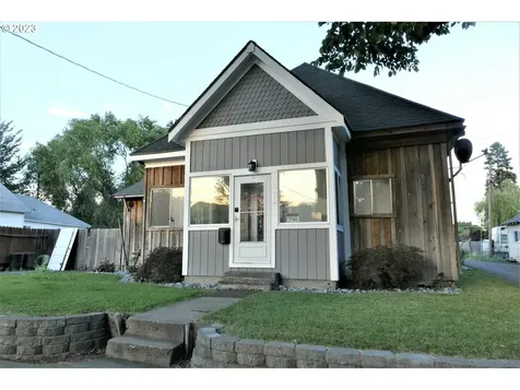 2003 N Fir Street La Grande OR 97850