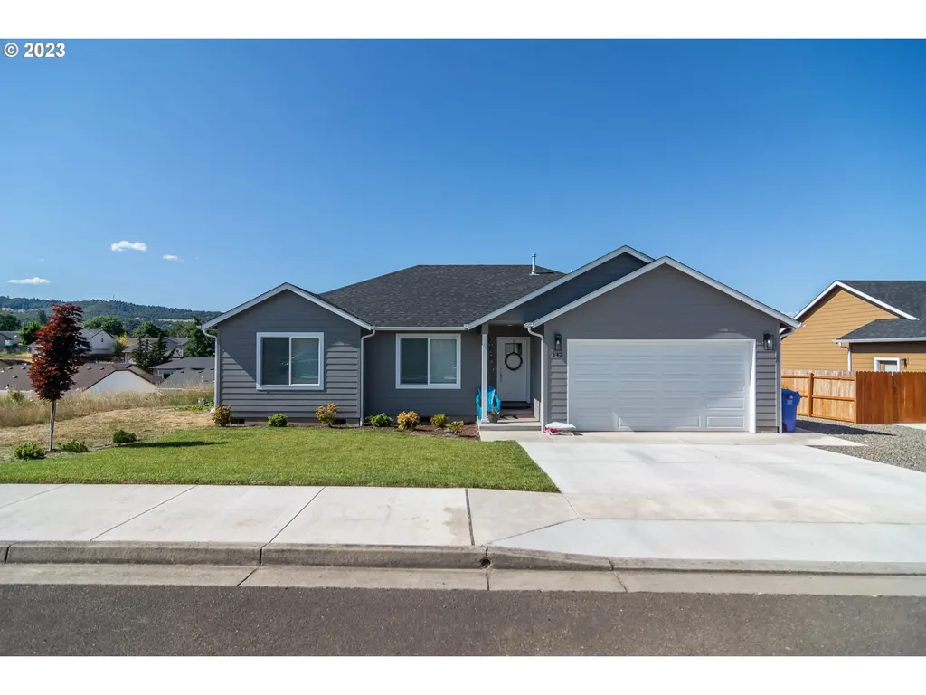 242 Ne Bramble Street Winston OR 97496