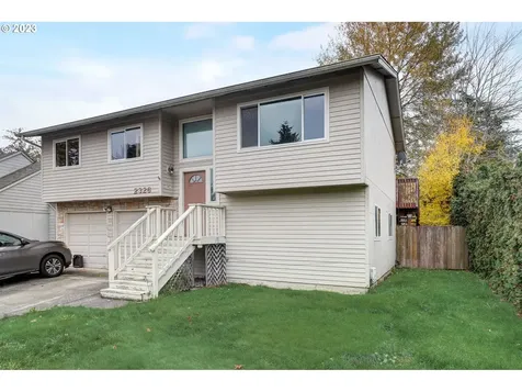 2326 Mousebird Avenue Nw Salem OR 97304