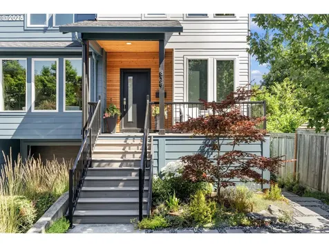 839 NE Ashley Street Portland OR 97211